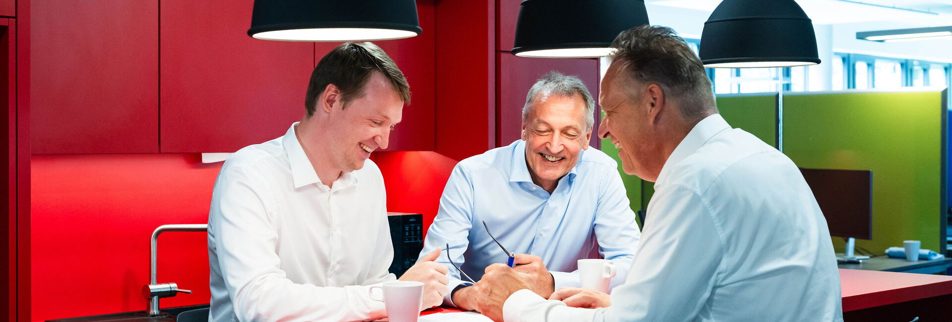 Die Geschäftsführung von GRASS-MERKUR im Team-Meeting.