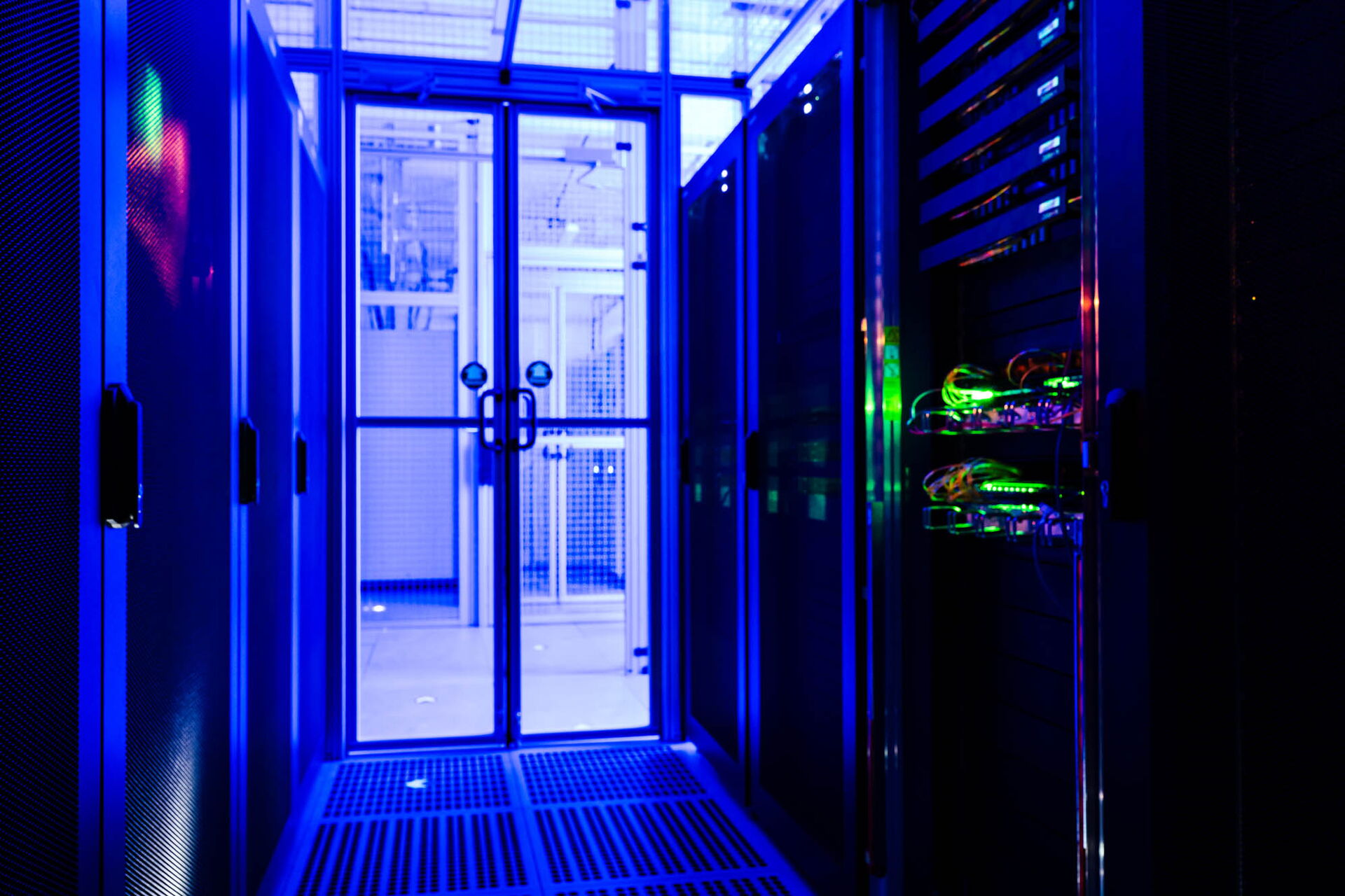 Blick in den Kaltgang des GRASS-MERKUR Data Centers.