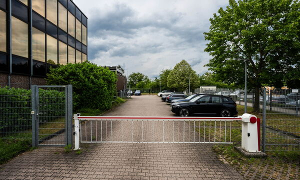 Beschrankter Zugang zum GRASS-MERKUR Rechenzentrum in Hannover.