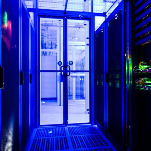 Blick in den Kaltgang des GRASS-MERKUR Data Centers.