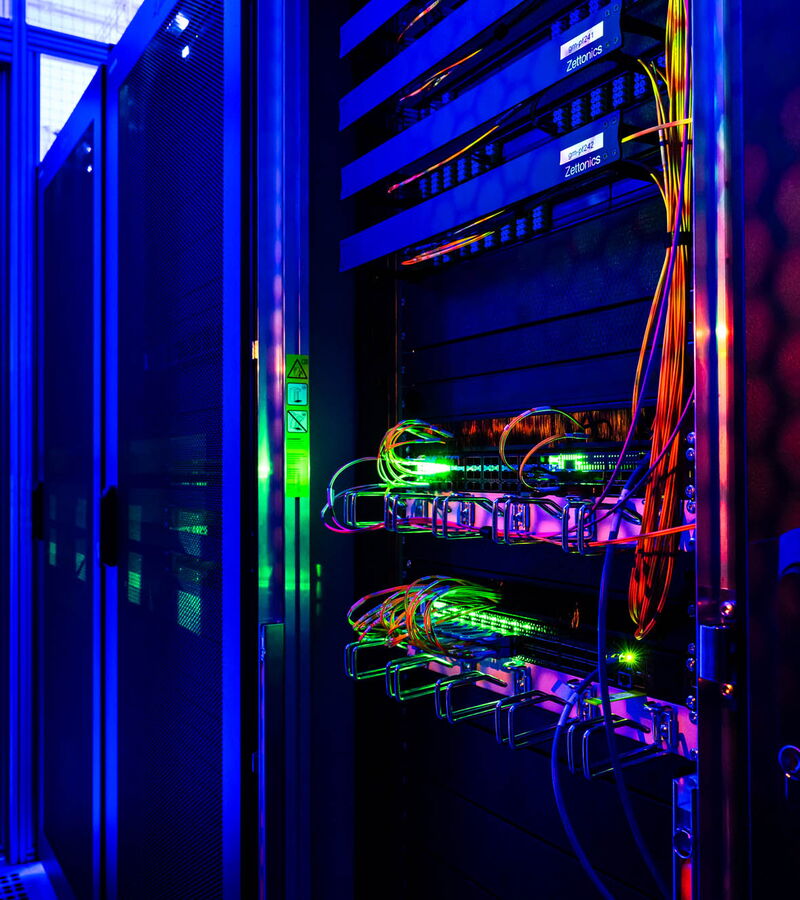 Ein Serverrack im Data Center von GRASS-MERKUR.